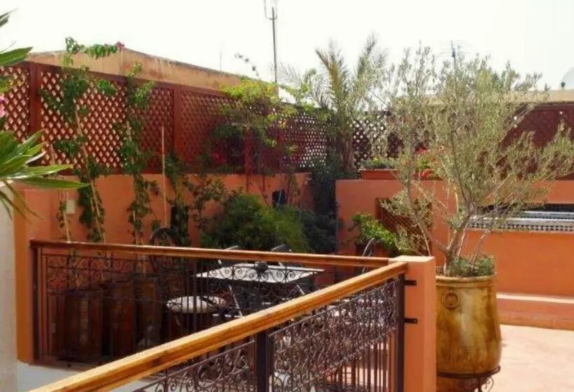 سوییت, Riad Dar Attika