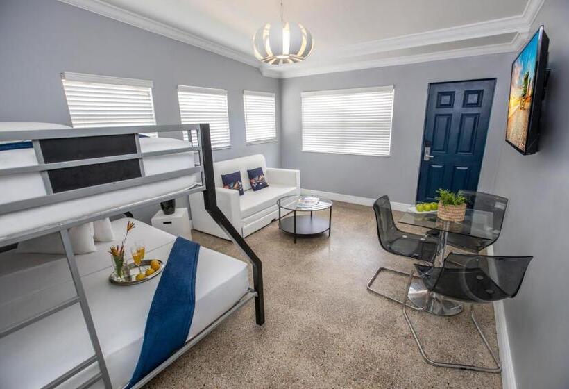 חדר סטנדרט עם מיטת קומתיים, Hollywood Beach Suites And