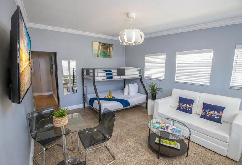 스탠다드 룸 2층 침대, Hollywood Beach Suites And