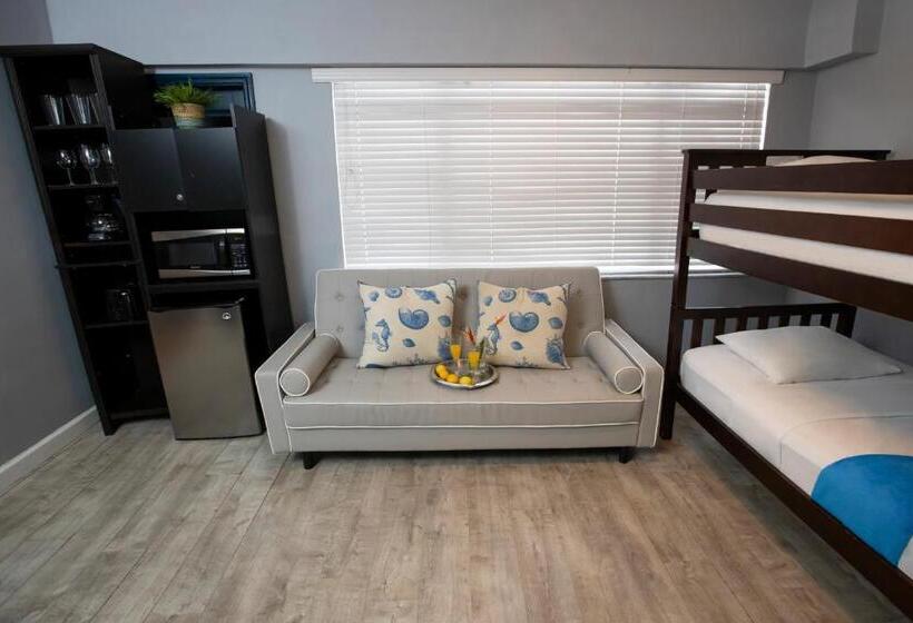 חדר משפחתי, Hollywood Beach Suites And