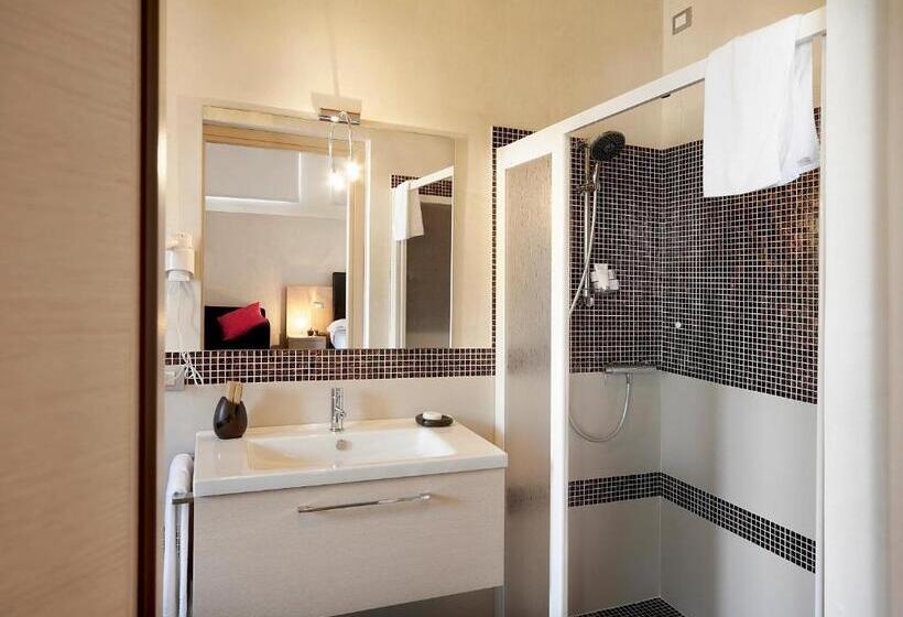 חדר סטנדרט, Casato Licitra