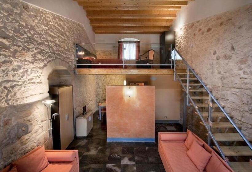 חדר סופריור, Casato Licitra