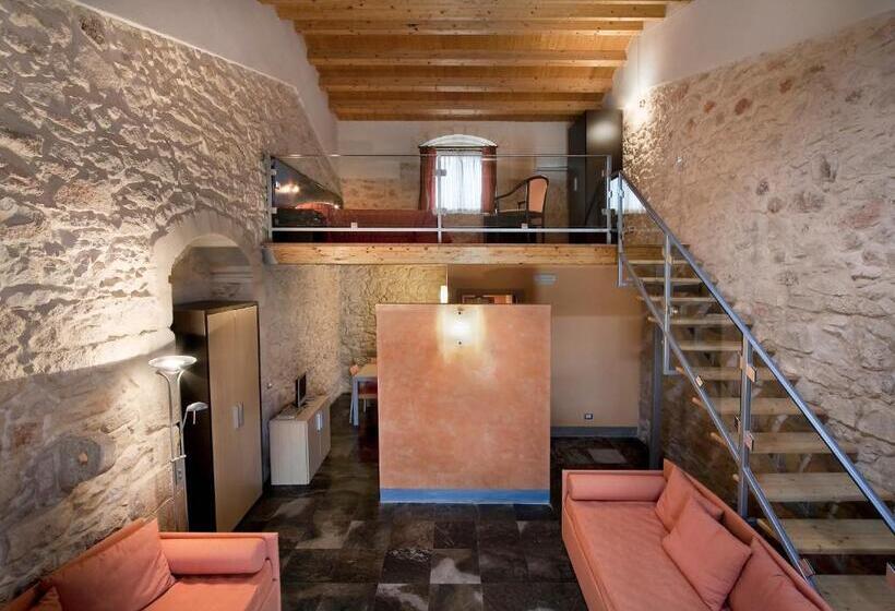 חדר סופריור, Casato Licitra