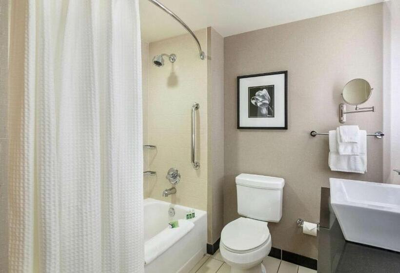 Люкс, Cambria Hotel Pittsburgh   Downtown