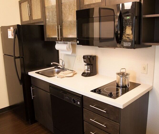 استودیوی استاندارد, Candlewood Suites Alexandria, An Ihg
