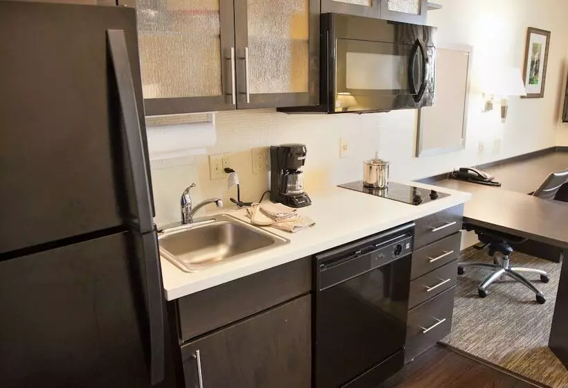 スタンダードスタジオ, Candlewood Suites Alexandria, An Ihg