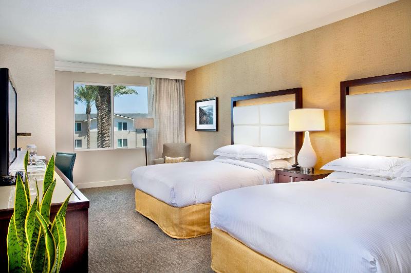 غرفة قياسية مطلّة علي حمام السباحة, Cape Rey Carlsbad Beach, A Hilton Resort & Spa