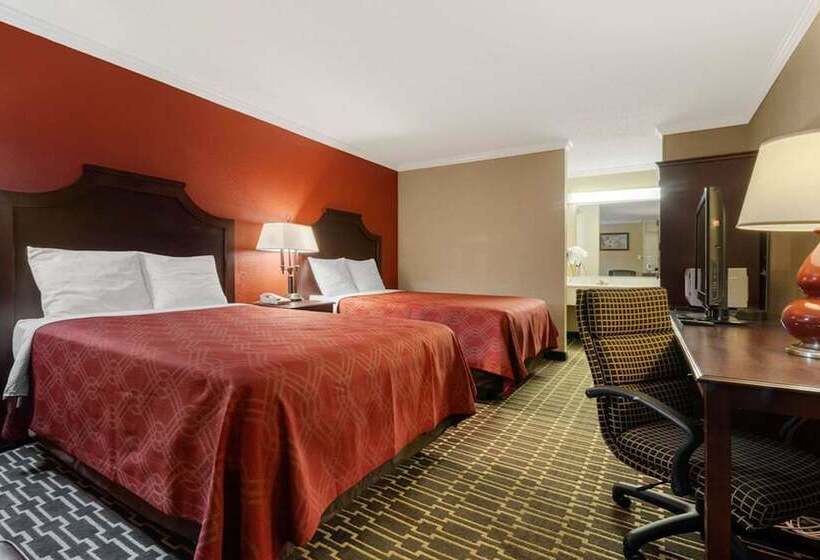Номер Стандарт 2 Двуспальные Кровати, Days Inn By Wyndham Hinesville Near Fort Stewart, Newly Renovated, Free Hot Breakfast, Restaurant An