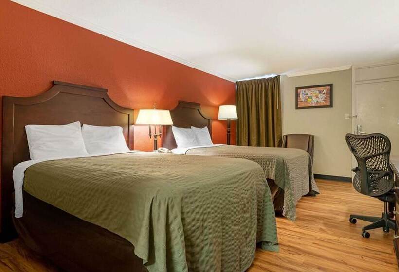 חדר סטנדרט שתי מיטות זוגיות, Days Inn By Wyndham Hinesville Near Fort Stewart, Newly Renovated, Free Hot Breakfast, Restaurant An