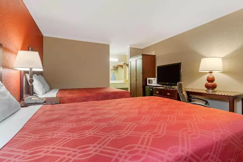 スタンダードルーム, Days Inn By Wyndham Hinesville Near Fort Stewart, Newly Renovated, Free Hot Breakfast, Restaurant An