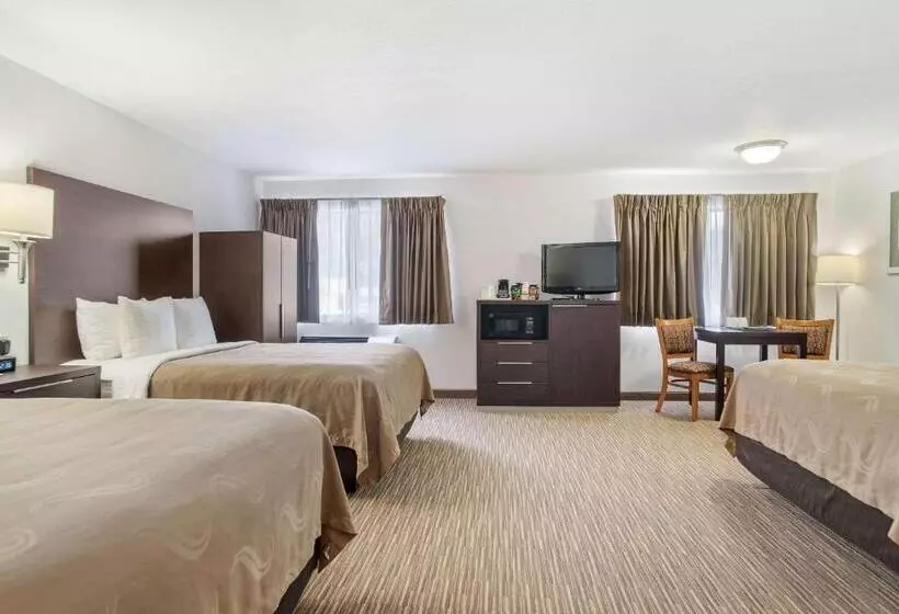 スイート, Everspring Inn & Suites