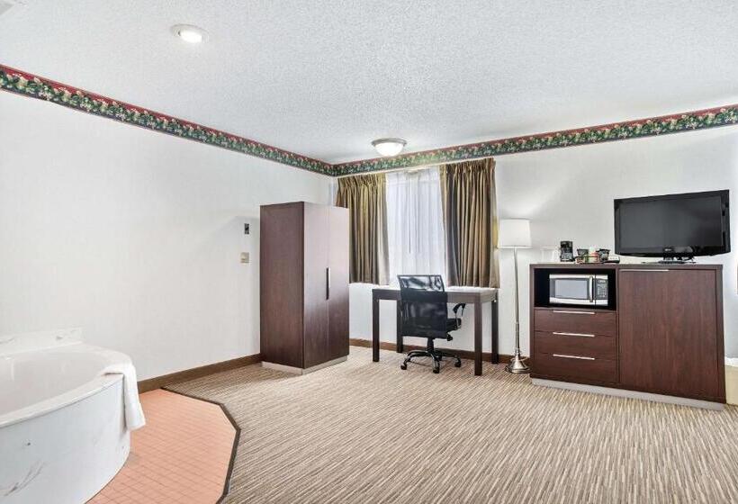 جناح مزود بجاكوزى, Everspring Inn & Suites