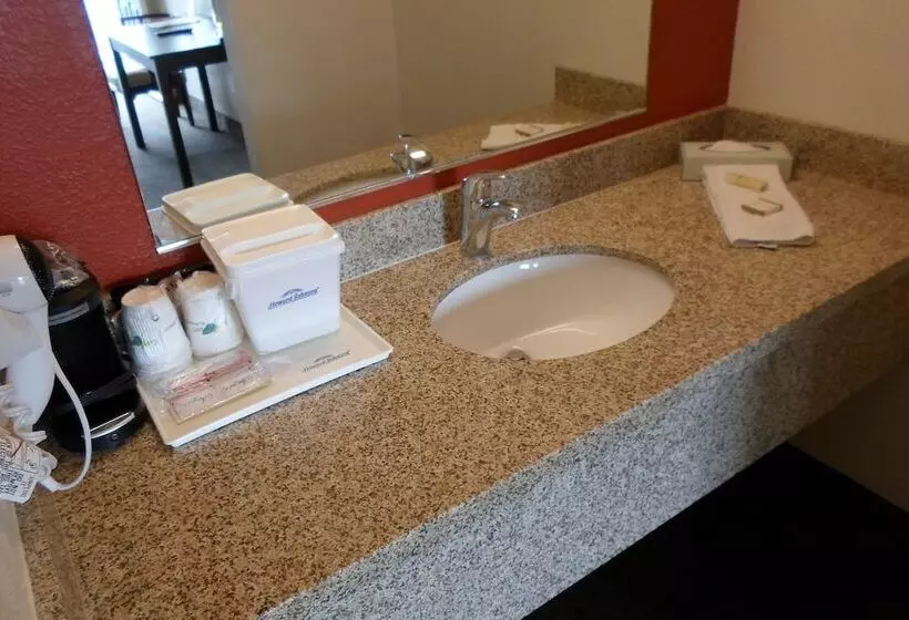 ２ダブルベッドのスタンダードルーム, Howard Johnson By Wyndham Las Vegas Near The Strip