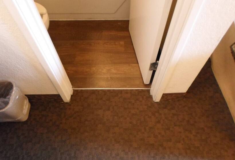 חדר דלוקס, Howard Johnson By Wyndham Las Vegas Near The Strip