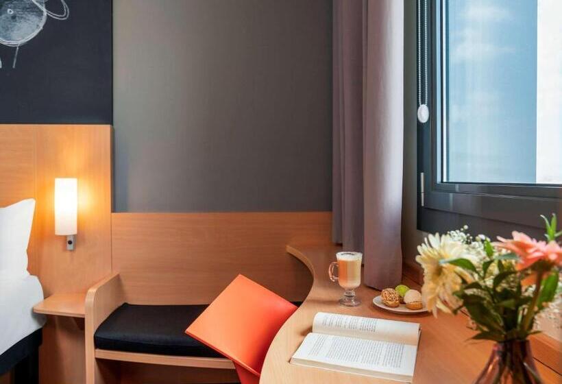 Camera Standard, Ibis Ankara Airport