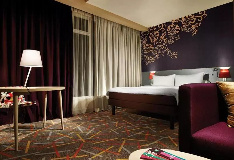 Deluxe Room King Size Bed, Ibis Styles Malang