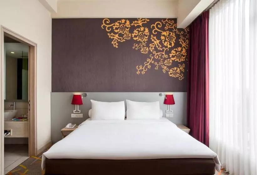 Deluxe Room King Size Bed, Ibis Styles Malang