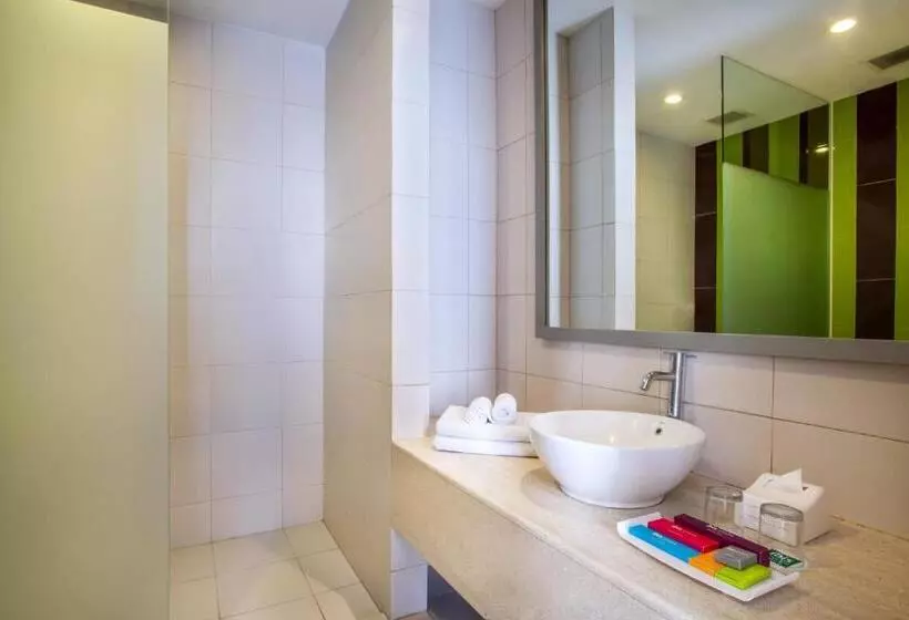Deluxe Room King Size Bed, Ibis Styles Malang