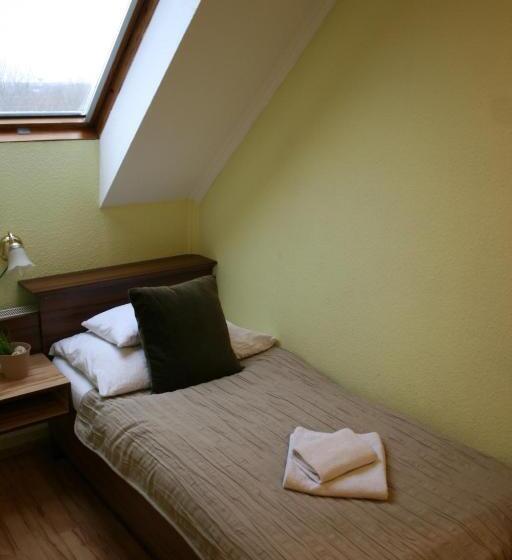 غرفة قياسية رباعية, Le Rose