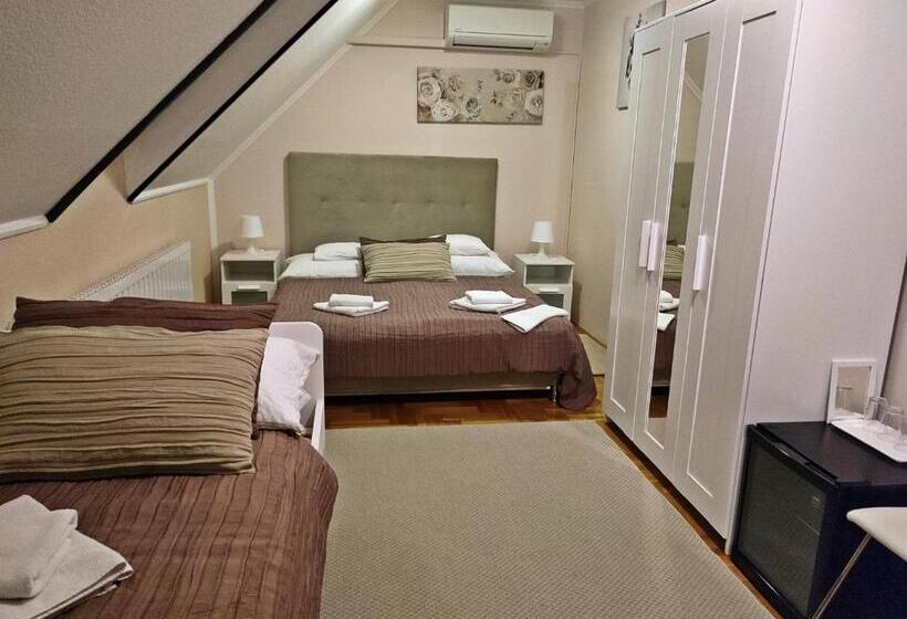 غرفة قياسية ثلاثية, Le Rose