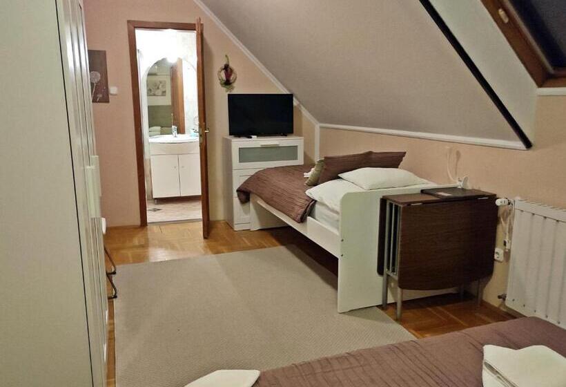 غرفة قياسية ثلاثية, Le Rose