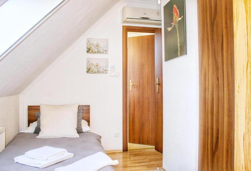 غرفة ديلوكس, Le Rose