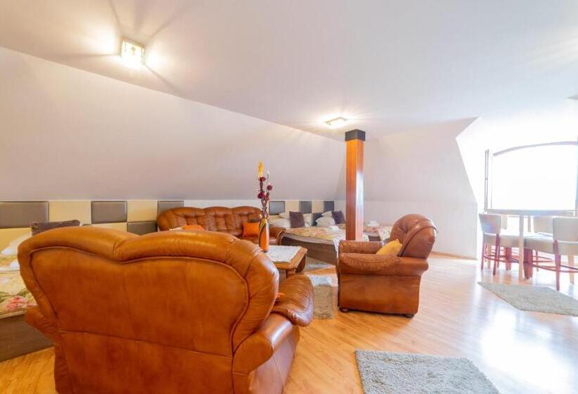 غرفة عائلية, Le Rose