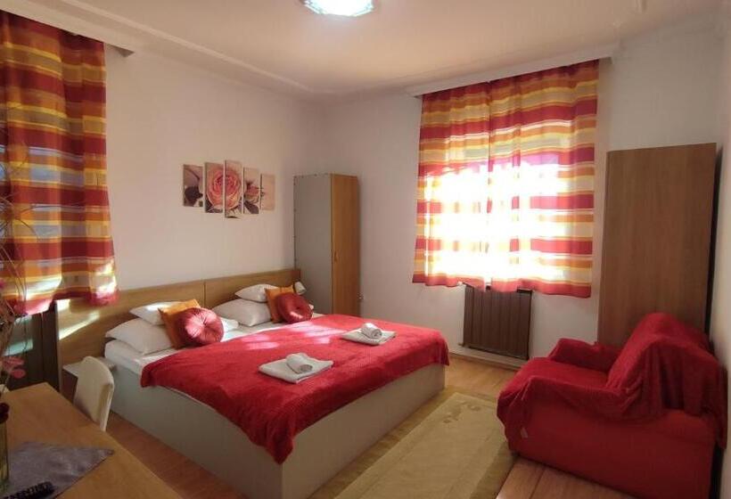 شقة 5 غرف نوم, Le Rose