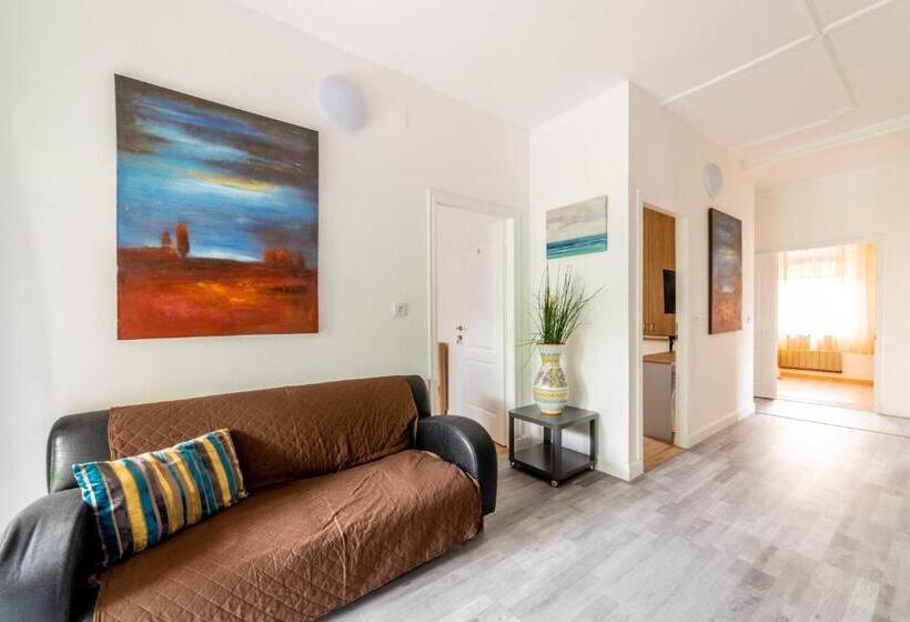 شقة 5 غرف نوم, Le Rose