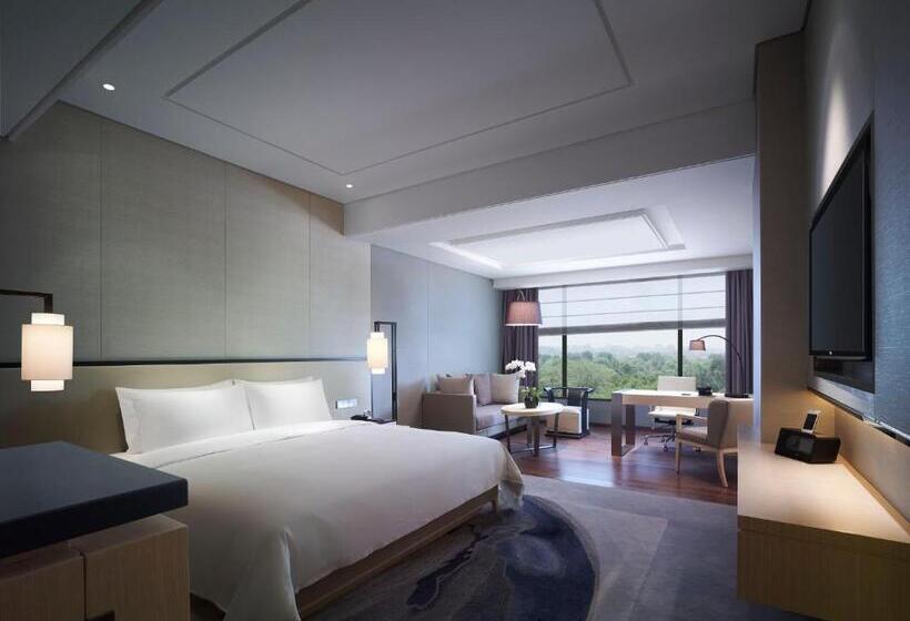 سوییت, New World Beijing