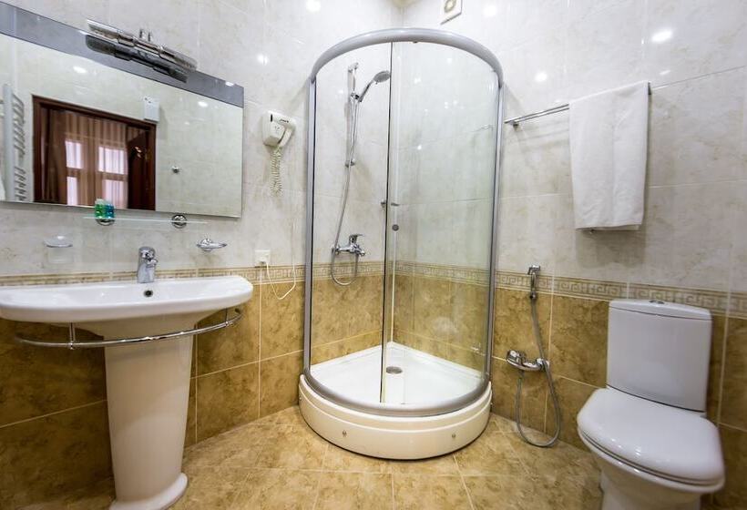 اتاق استاندارد سه نفره, Premier