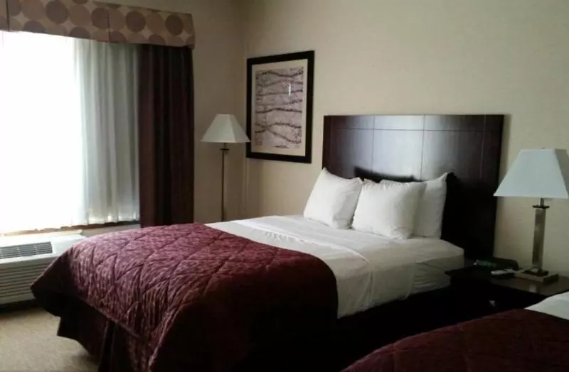 キングサイズベッドのスタンダードルーム, Michigan City Inn