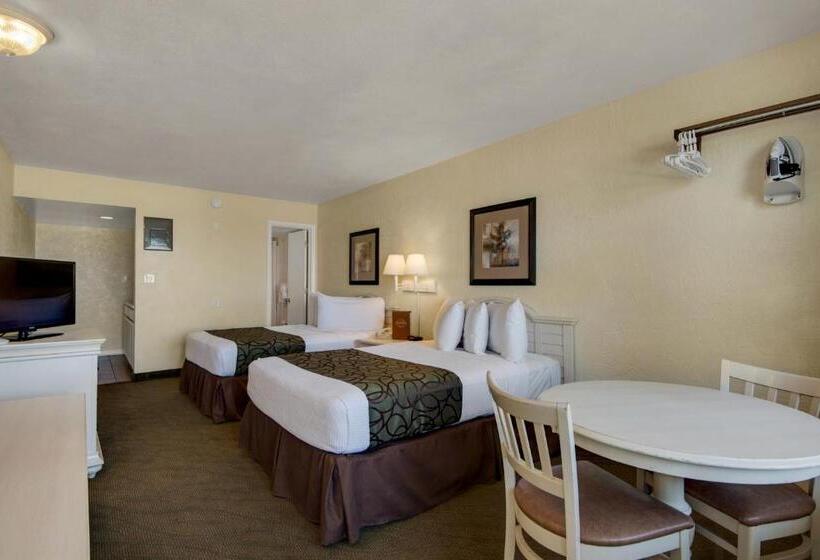 ２ダブルベッドのスタンダードルーム, Ramada By Wyndham Panama City Beach / Beachfront