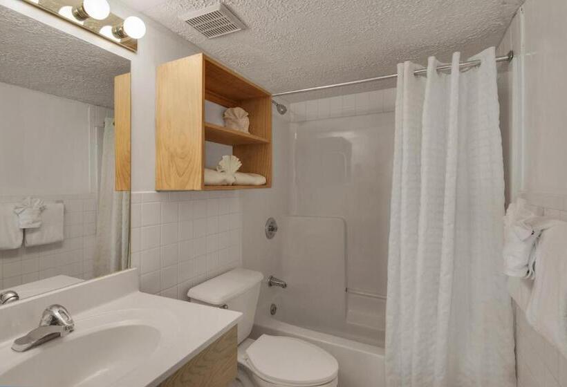 ２ダブルベッドのスタンダードルーム, Ramada By Wyndham Panama City Beach / Beachfront