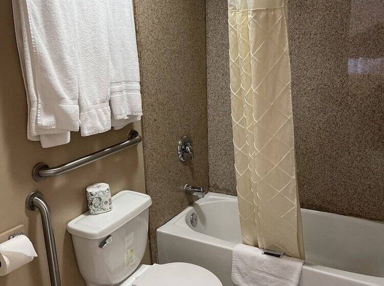 سوییت, Riverton Inn & Suites