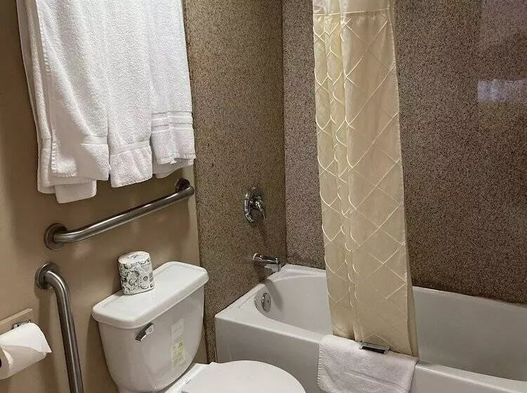 سوییت, Riverton Inn & Suites