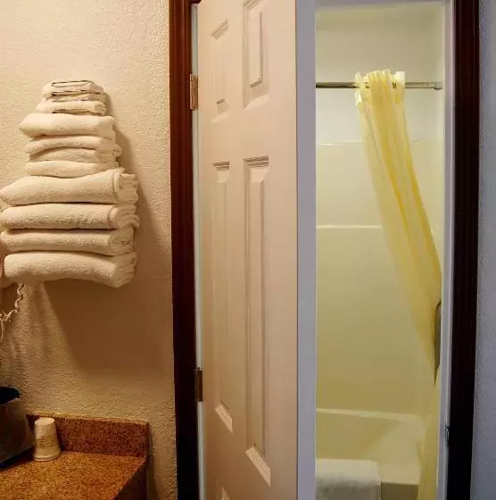 اتاق استاندارد با تخت بزرگ, Westward Inn