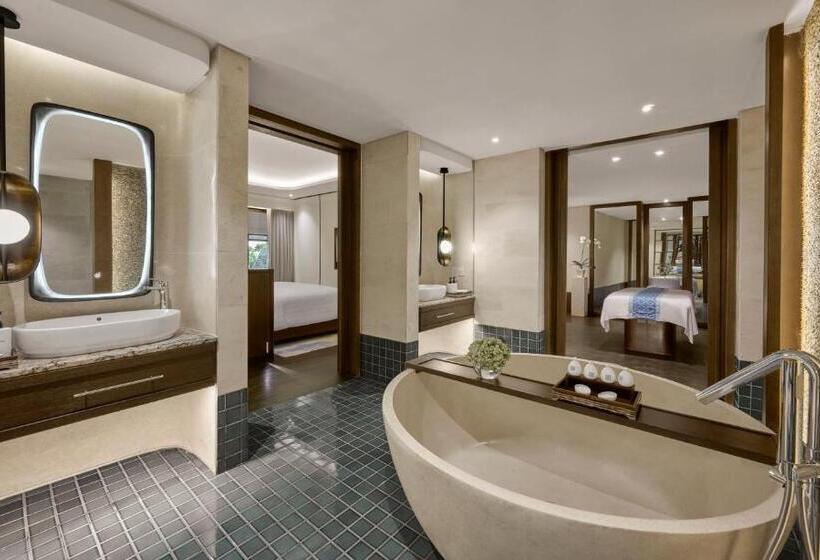 Люкс Кровать Кинг, Intercontinental Bali Sanur Resort, An Ihg