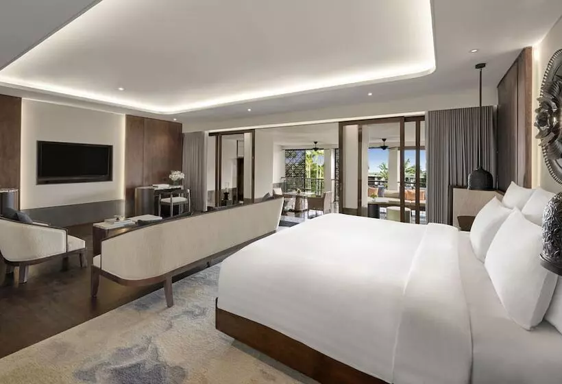 庭の見えるジュニアスイート, Intercontinental Bali Sanur Resort, An Ihg