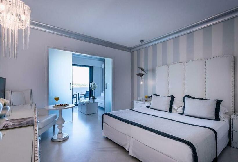 غرفة عائلية ذات إطلالة جانبية على البحر, Mitsis Selection Alila