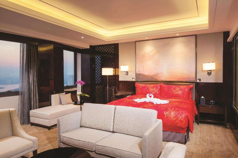 מיטת קינג בסוויטה, Doubletree By Hilton Hotel Anhui   Suzhou
