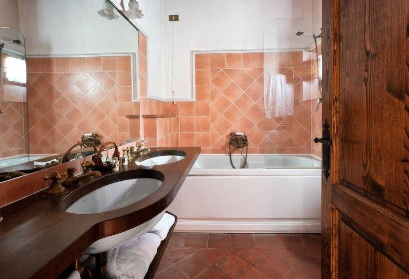 Люкс с Террасой, Castello Di Spaltenna Exclusive Resort & Spa