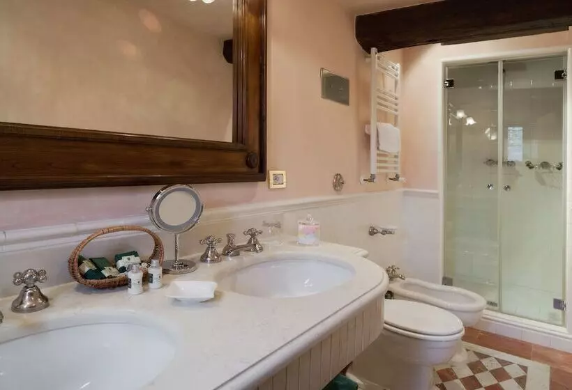 スーペリアトリプルルーム, Castello Di Spaltenna Exclusive Resort & Spa