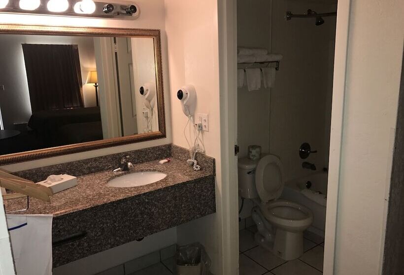 חדר סטנדרט שתי מיטות זוגיות, Days Inn By Wyndham Cave City