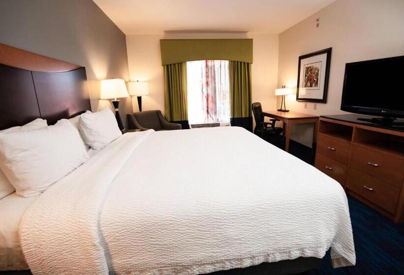 Стандартный Номер Кровать Кинг, Fairfield Inn & Suites By Marriott Kearney