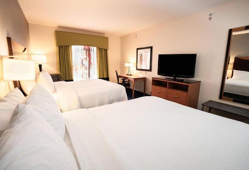 Номер Стандарт, Fairfield Inn & Suites By Marriott Kearney