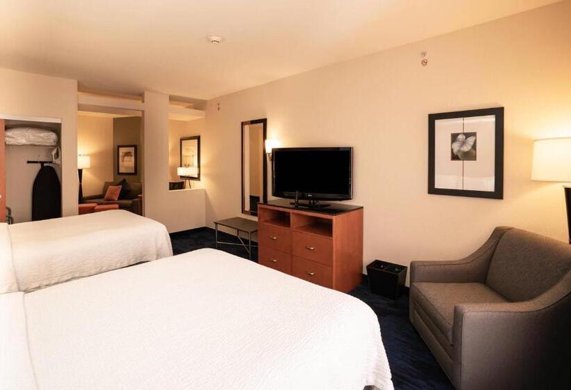 Студия Стандарт, Fairfield Inn & Suites By Marriott Kearney