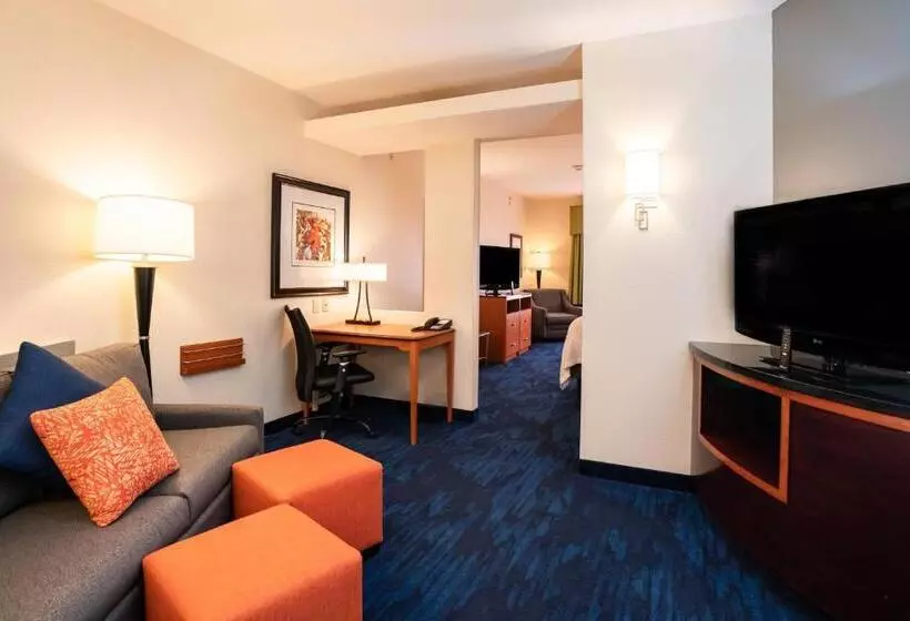 スタンダードスタジオ, Fairfield Inn & Suites By Marriott Kearney