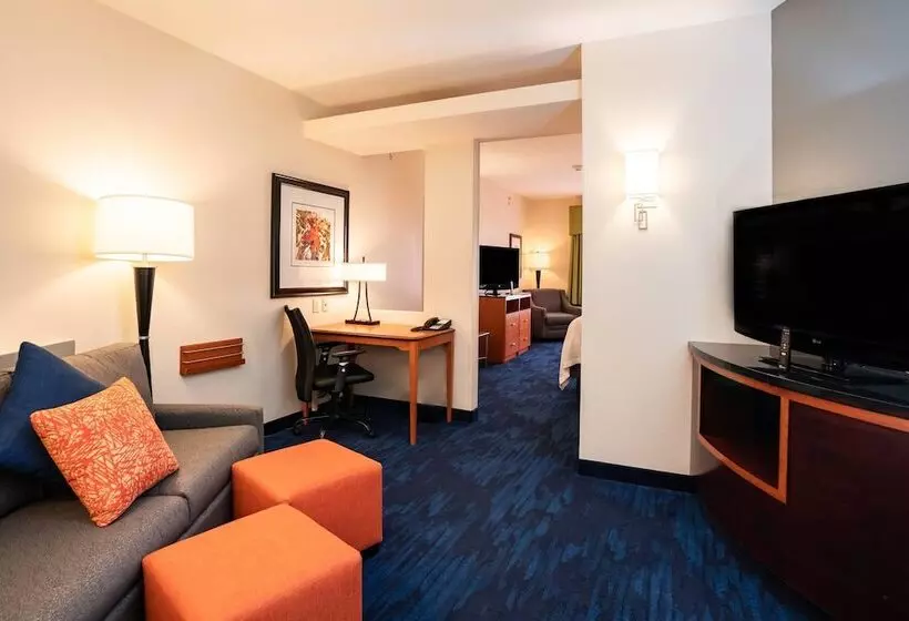 スタンダードスタジオ, Fairfield Inn & Suites By Marriott Kearney