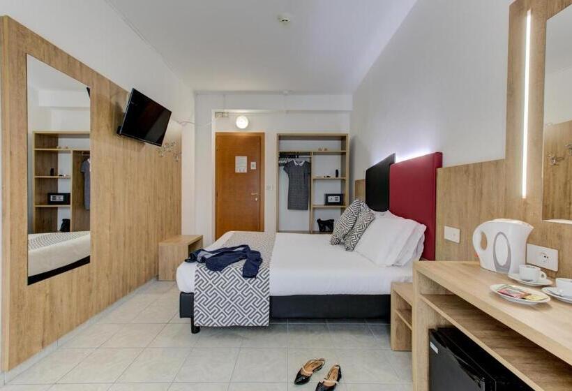 غرفة قياسية مزوَّدة بشُرفة, Grazia Riccione